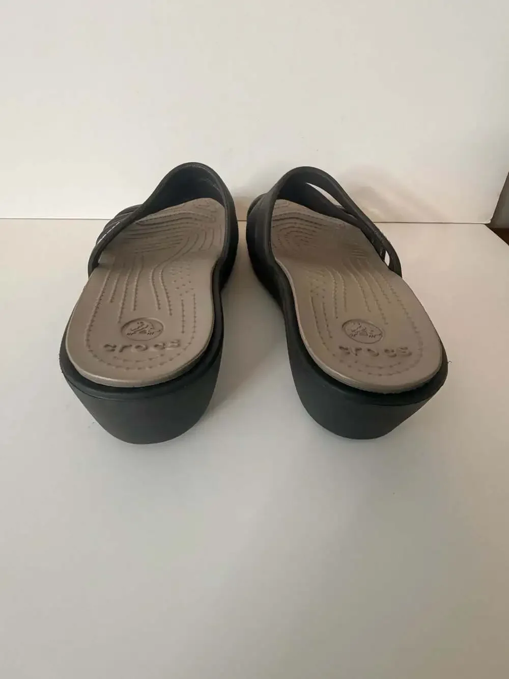 Crocs Rhonda Wedge Strappy Sandals 8